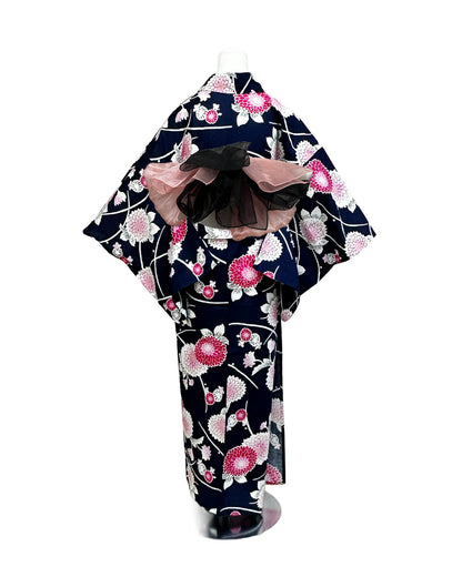 YOUR かんたん浴衣 菊華モダン | 黒地に映える鮮やかなピンクと大ぶりの菊華が織りなす古典フェミニンな洗える綿浴衣
