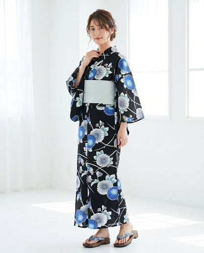 YOUR かんたん浴衣 菊華モダン | 黒地に映える鮮やかなブルーと大ぶりの菊華が織りなす古典粋な洗える綿浴衣